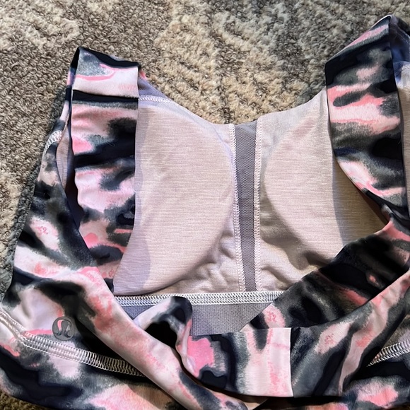 Lululemon sports bra - Picture 5 of 6